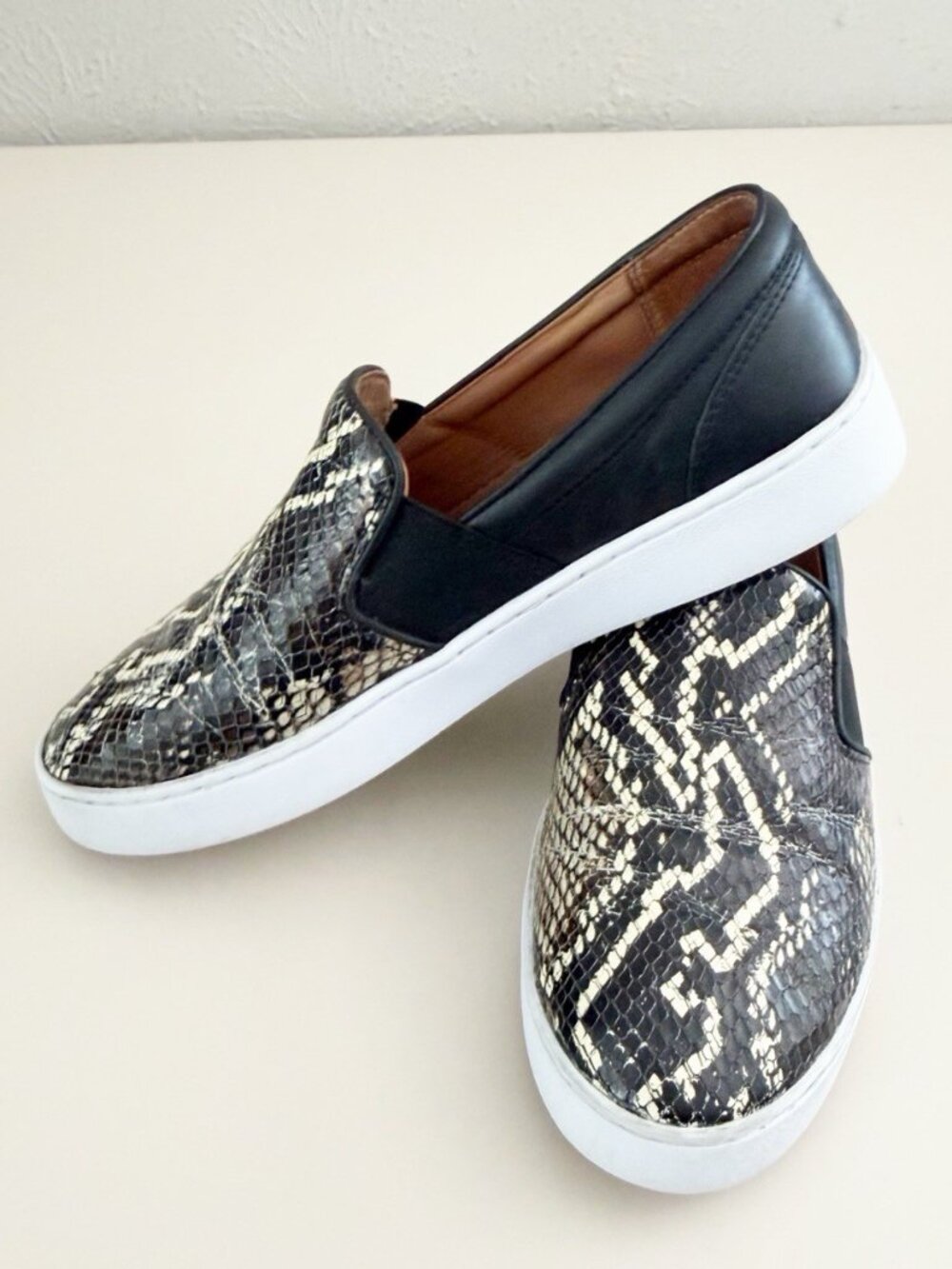Vionic Sz 7 Snakeskin Loafer Slip On Shoes Read Descrip GUC